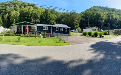 Stephen’sHouse Bandits Houses LLC