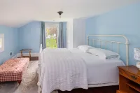 Catskill dreamy pet friendly country house  for a unique getaway experience.