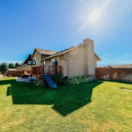 Family & Group friendly home w/ large hammock & game room near Leavenworth!