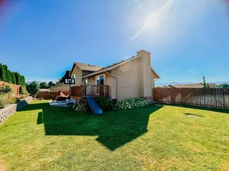 Family & Group friendly home w/ large hammock & game room near Leavenworth!