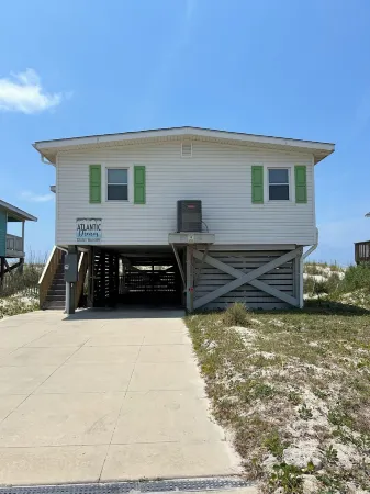 10% off weeklong  stays booked now. Clean & charming oceanfront  home with view
