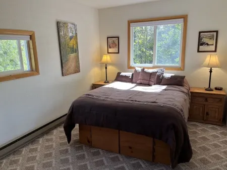 1st Chair Chalet - Monarch/Garfield - Creek Side Mountain Getaway