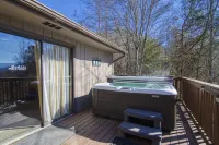 Secluded Cabin w/ HOT TUB, Woodburning Stove, VIEW on PRIVATE 2 acres