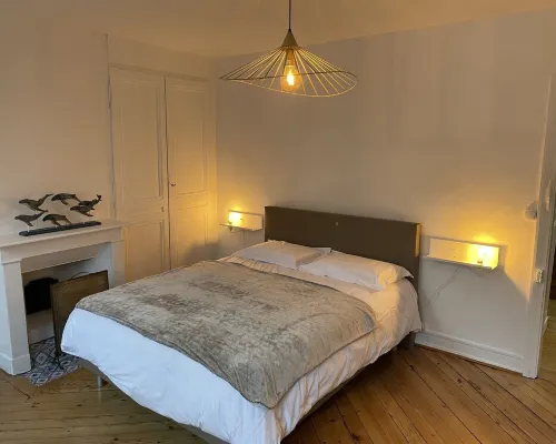 Large fisherman's house, 4 bedrooms and 1 interior courtyard, close to the sea! 페캉 호텔