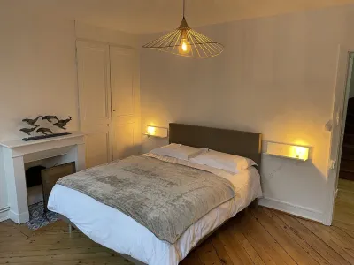 Large fisherman's house, 4 bedrooms and 1 interior courtyard, close to the sea! Phare de Fecamp附近的飯店