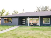 Modern & Serene Home in Midland - Fast WiFi, King Beds, RO, Gazebo, & Firepit