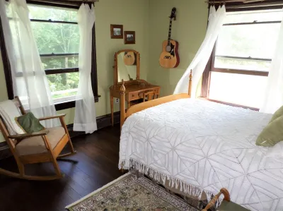 Catskill Classic Charm Hotels near Artistic Hallucinations