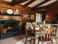 Rosemary on Grand - Cottage Core Lakehouse w/ ADA Dock in Gated Community Hotels in Cleora
