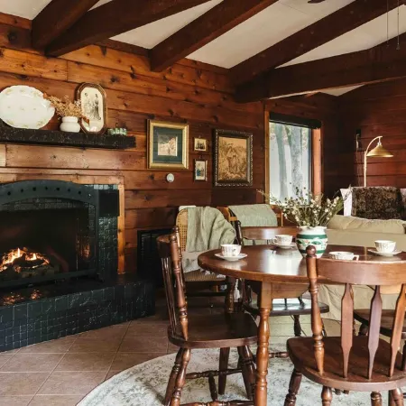 Rosemary on Grand - Cottage Core Lakehouse w/ ADA Dock in Gated Community Отели в г. Клиора