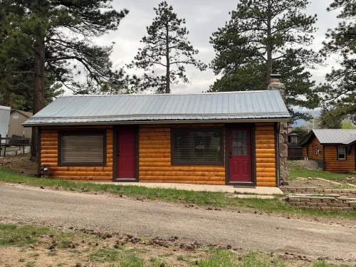 Perfect for Couples, Friends, & Small Families.  License #3051