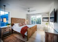 Upscale Downtown Suite in Lewes Hotels in Lewes