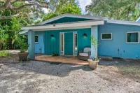 Private Gulf Beach-4 BRs- Luxury Cottage, Pet Friendly-Kayaks & SUPs-Grill