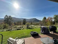 SPECTACULAR Hunter Mountain Views, INCREDIBLE LOCATION-2 minutes to slopes !!