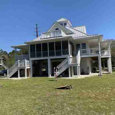 4 Bedroom, 4 Bath Raised Beach House 3 Blocks From the Beach! Golf Cart Included Hotel Exterior