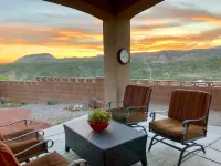 Upscale with Mtn Views, Hot Tub, 25 Mins to Zion NP