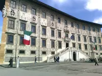 Sunny apartment in a residential area, not far from the historic center