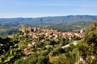 T2 on the ground floor in Provencal Bastide with swimming pool, in the heart of the Luberon Hotels in Castellet