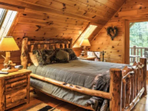 NEW! FOLEY'S LOG CABIN with Hot Tub Hotels in Shawangunk