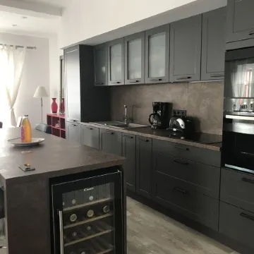 Renovated apartment in the heart of Mirepoix cutlery