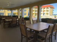 Beach front condo with ocean views and community pool. 2/2 on non drive beach. Hotel a New Smyrna Beach