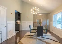 15 Mins From PHL International Airport - Modern Rancher Style Home in Chester PA