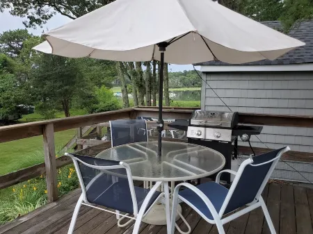 One Bedroom Hamptons Waterfront Cottage