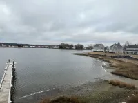 Newport, Coastal Retreat!  Boat Dock , jet srental & private chef  available..