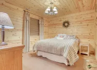 Authentic Log Cabin with Luxuries