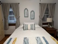 Privacy in the hills one hour from NYC and minutes to Breakneck Mtn. Hotels in Kent