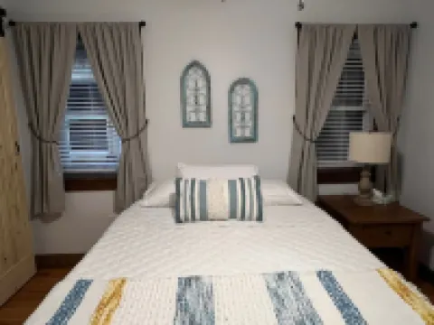 Privacy in the hills one hour from NYC and minutes to Breakneck Mtn.