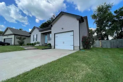 Gorgeous Cozy Residential Home -9 min walk to park