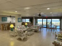 Beach front Condo (1/1) on Indian Shores