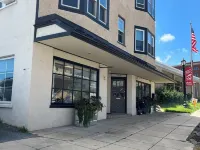 Newly renovated in the heart of Kennett Square. 3 miles from Longwood Gardens Hotels in Kennett Square