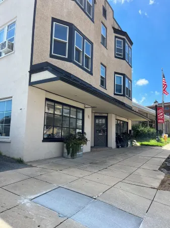 Newly renovated in the heart of Kennett Square. 3 miles from Longwood Gardens