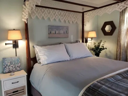 The Sunflower Bungalow Отели рядом с достопримечательностью «Cape May Lighthouse»