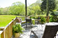 Cozy cottage surrounded by nature - 5 min to town and beaches