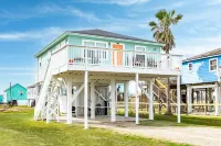 Caisson Cottage - Cozy Home a Short Walk to the Beach