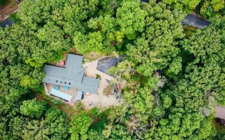 Willow Creek: Mid-Century Oasis Отели в г. Franklin County