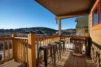 Modern+Spacious • Ski Winter Park • Private Hot • Family-Friendly • Evcharger Hotels in Tabernash