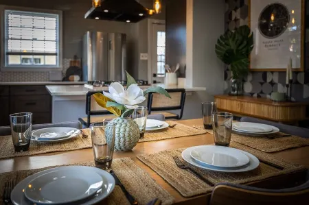 The quaintest, beautifully updated 1920's Mid-Century Boho Bungalow in Memphis