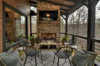 BUDDHA BLUE RIDGE DREAMCATCHER ~ 2Bd 2Bth Brand New Custom Cabin 2 miles to town - 4 tähden