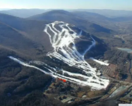 Four Seasons Luxury Mountain Retreat Next to Hiking Trails