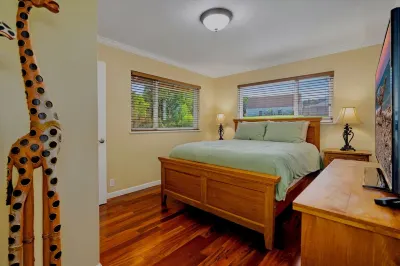 Upcountry Short Term Rental Home with Ocean and Mt Views, Close to Makawao Town. Hotels near Road To Hana Mile Marker Zero (Route 360)