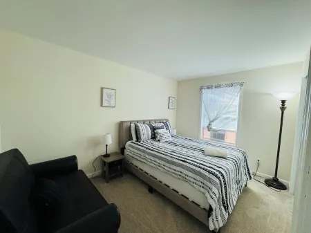 Pet friendly house with firepit, indoor fireplace, game room, ping-pong, & BBQ