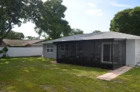 Cozy House 2Bedroom/2Bath  Tampa Bay Home away home centrally located Sunglass Hut 주변 호텔