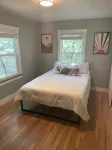 Cozy home walking distance from Downtown! Hotels near Avista Utilities