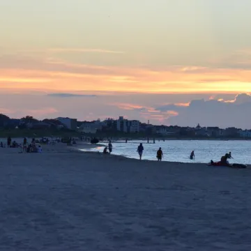 Become a Beach Bum at the Beach Bungalow - Hot Tub, Kayaks, Wi-Fi, & SAND!!!