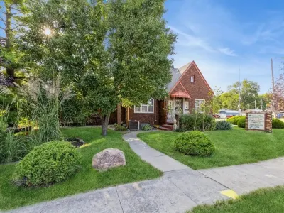 Walnut Place a Charming Home in Historic Valley Junction area of West Des Moines Hotels near Val Air Ballroom