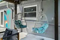 Hot Tub, Heated Pool, Mini Golf  Island Vibes Hotels in Pinellas County