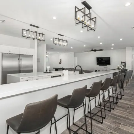 Arcadia/Biltmore 2023 Build - Heated Pool - 4 bedroom 4.5 bath - PRIME LOCATION